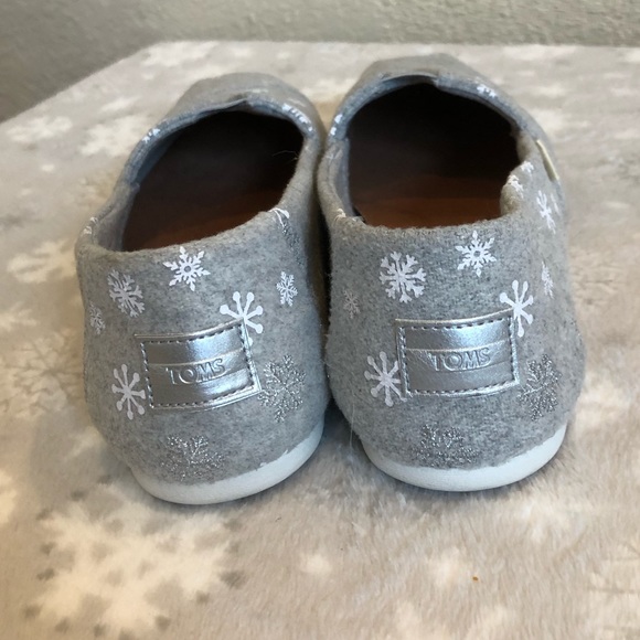 Toms size 8 grey snowflake flats - Picture 5 of 7